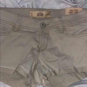 khaki hollister shorts